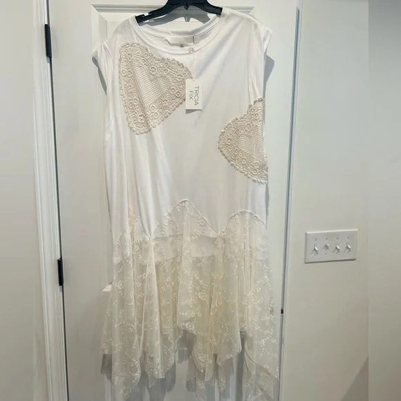 NWT Tricia Fix Heart Tee M - Oversized - Picture 4 of 6